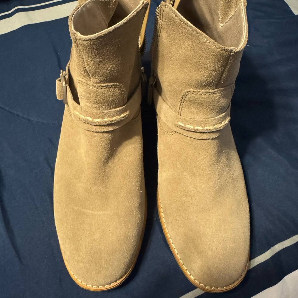 Sperry Tan Suede Ankle Boots
